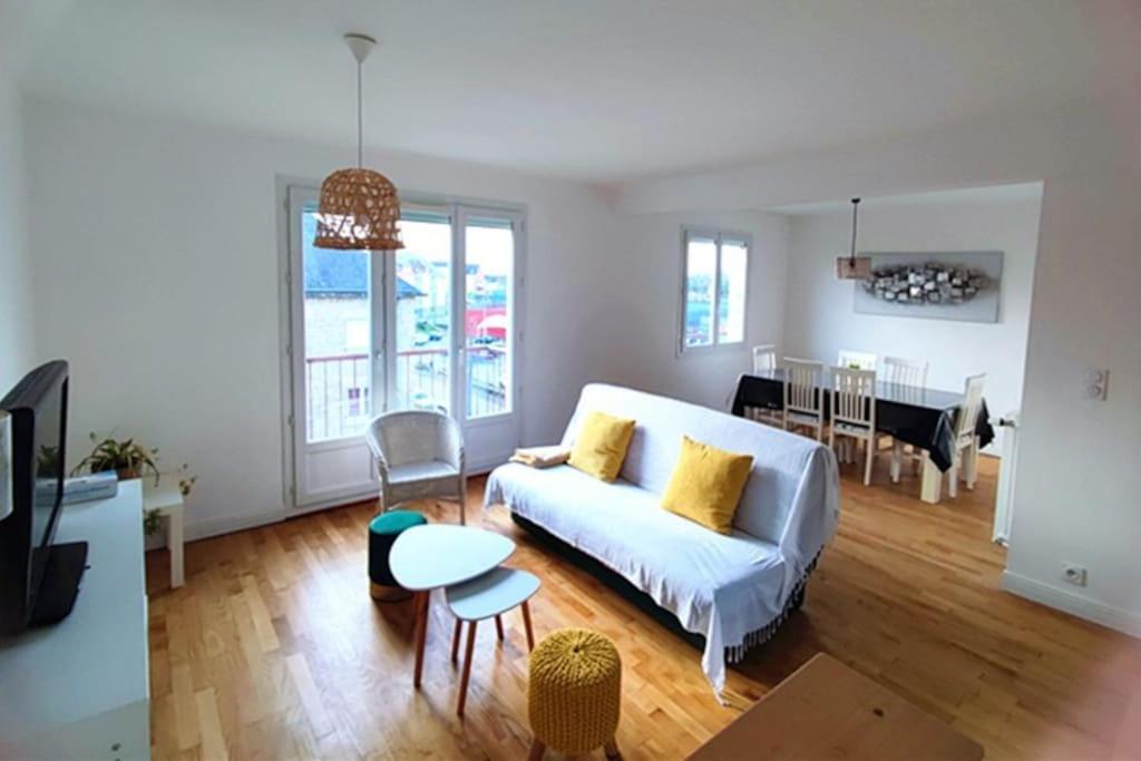 Appartement 76M2 Lumineux Centre Ville Garage Prive 3Ieme Etage Sans Ascenseur Fougères Εξωτερικό φωτογραφία