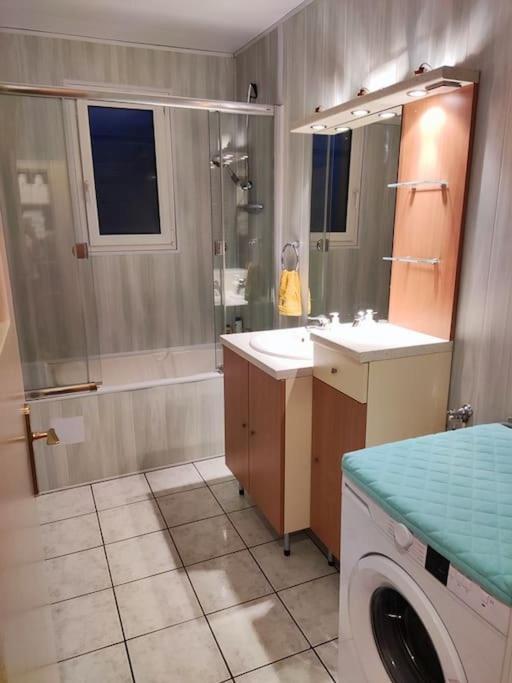 Appartement 76M2 Lumineux Centre Ville Garage Prive 3Ieme Etage Sans Ascenseur Fougères Εξωτερικό φωτογραφία